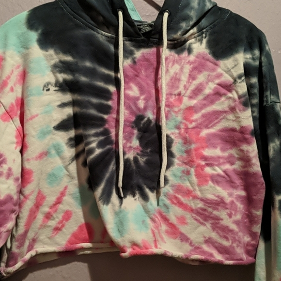 Tie Dye Cropped Hoodie - Picture 3 of 4